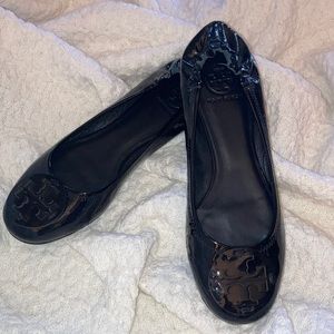 Tory Burch black patent leather ballet flats. Size 10 EUC
